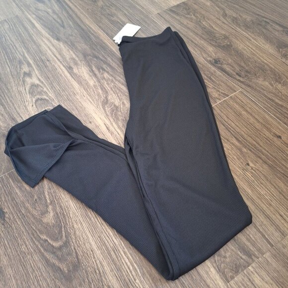 NWT Flounce Black Narrow Ribbed Legging Side Split Size S - Picture 8 of 8